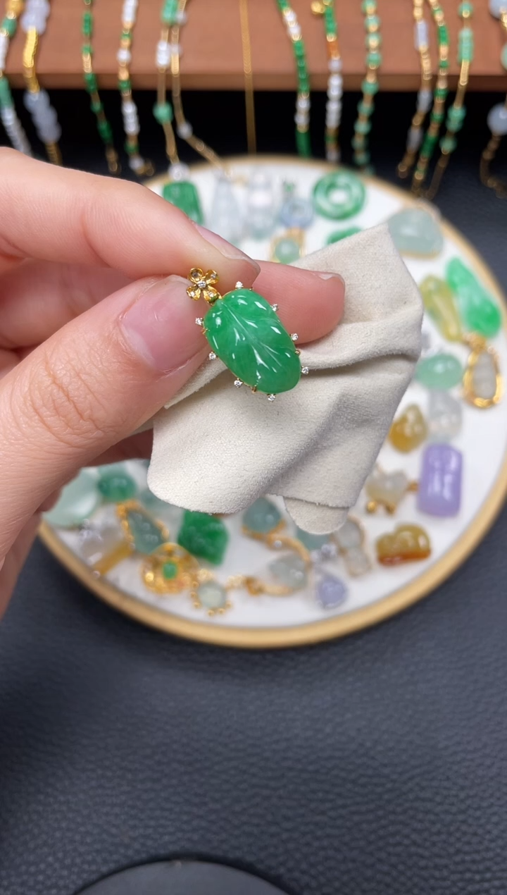 【闪购商品】翡翠吊坠(不含链)18K金镶嵌一个  JK677