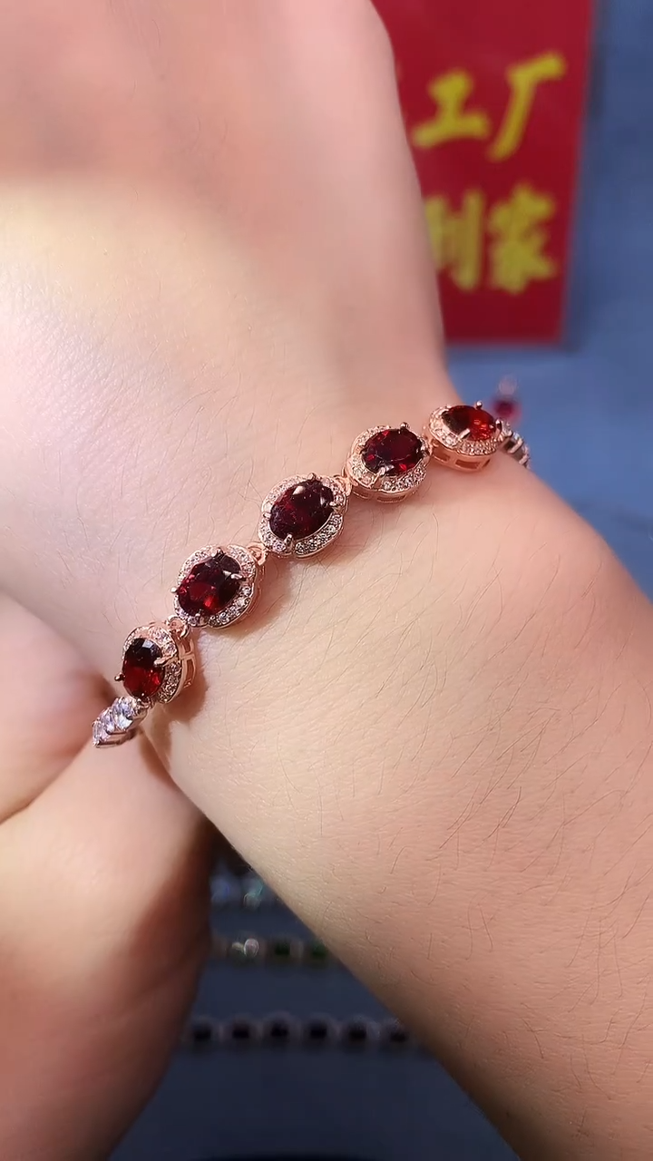 【闪购商品】石榴石手链银S925镶嵌1111111