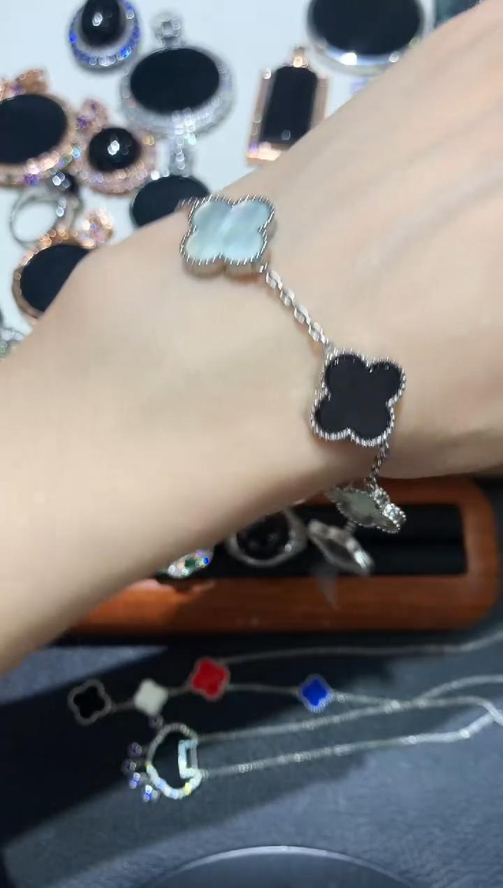 翡翠银S925镶嵌吊坠(赠链)18多人多样性随机发货1件