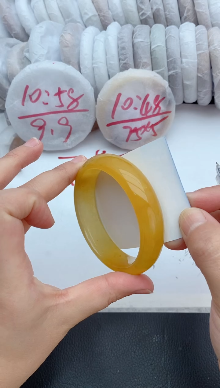 【闪购商品】石英质玉未镶嵌手镯18+57/58