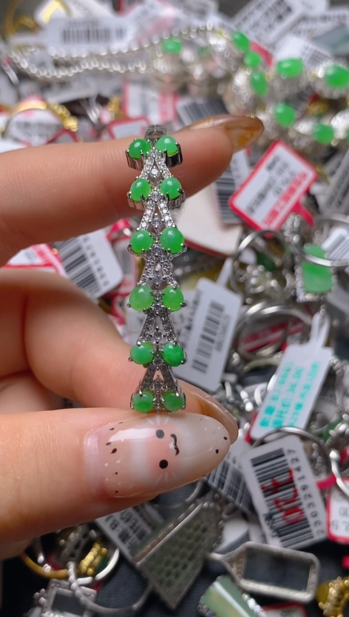 银S925镶嵌戒指翡翠百内无证书