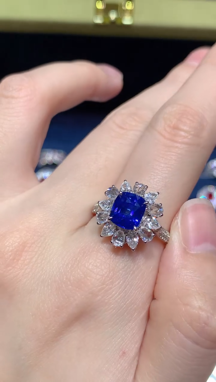 【闪购商品】蓝宝石戒指18K金镶嵌2.25ct