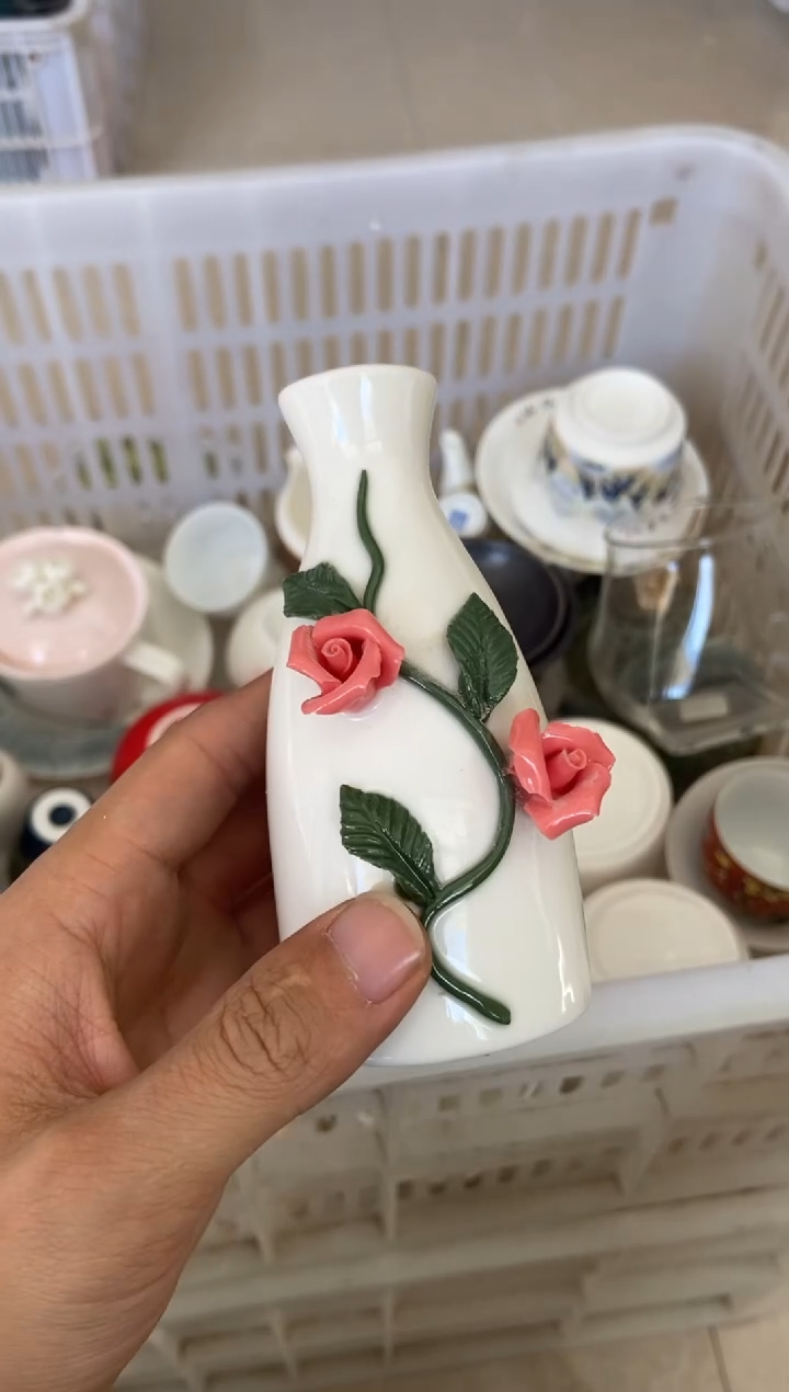 无运费险有瑕疵的摄影的产品有使用过的痕迹有点脏介意勿拍杯