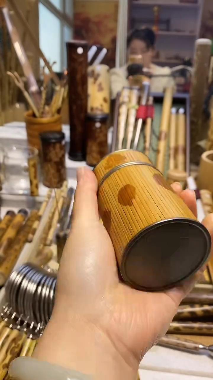 ?****洺福建妃精品纯锡茶叶罐一个