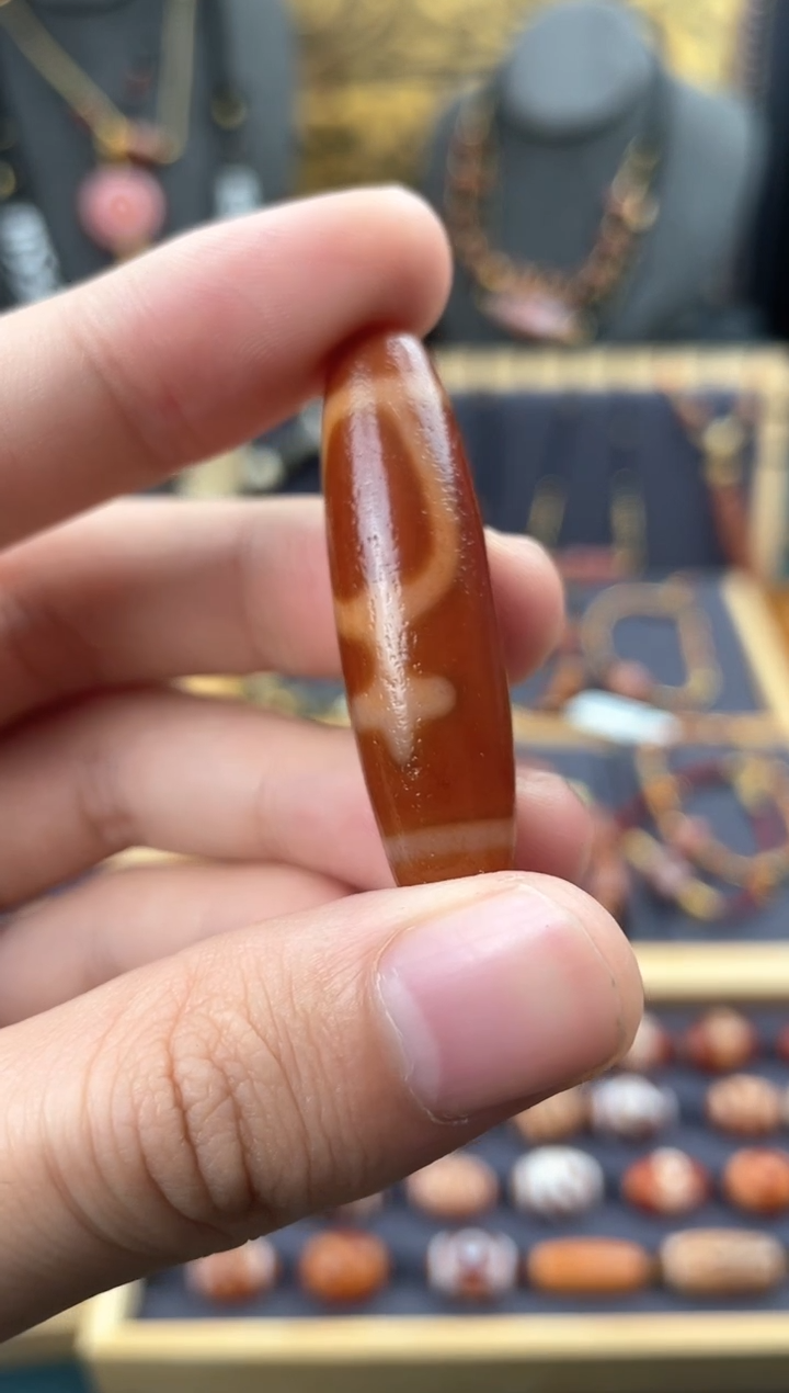 【闪购商品】玛瑙/玉髓颈饰未镶嵌美泓红肉宝瓶单珠