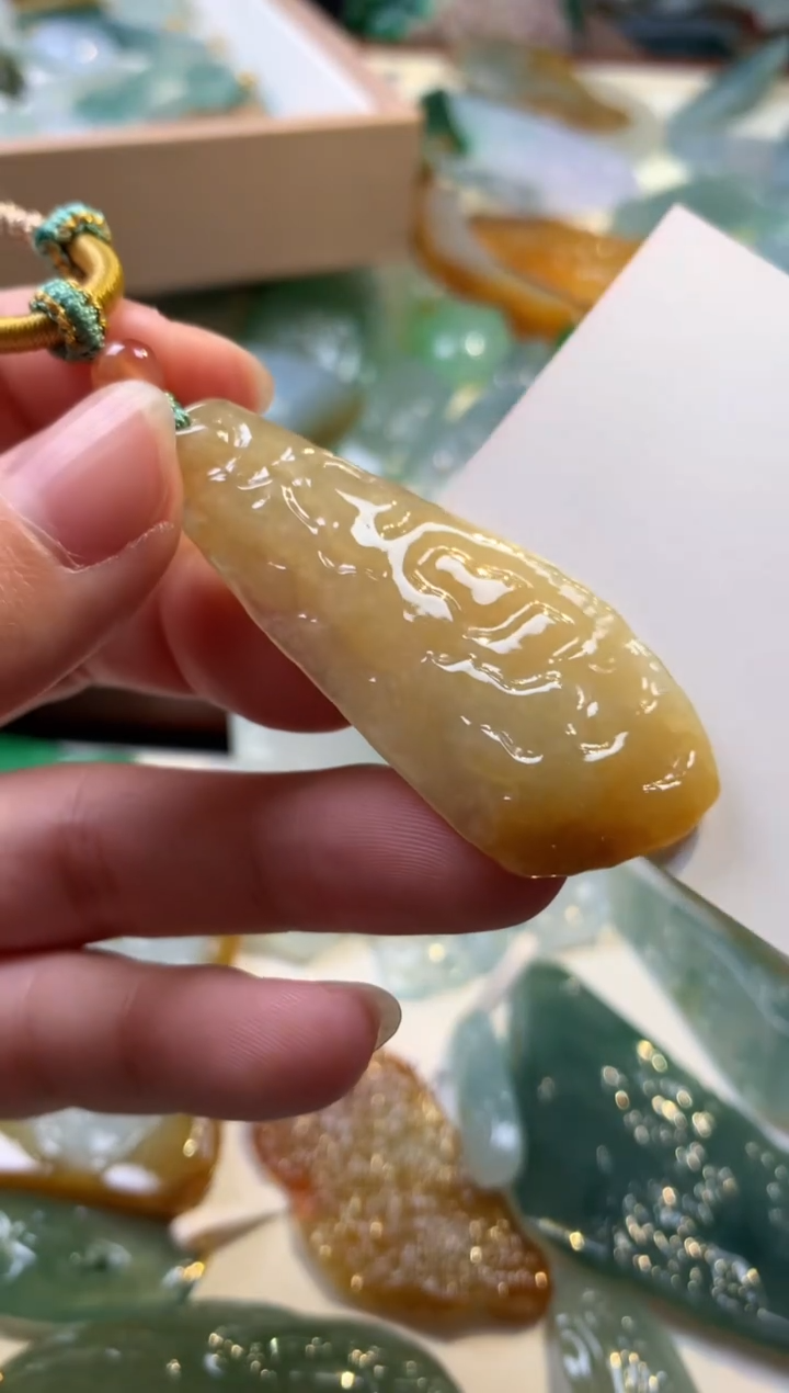 【闪购商品】翡翠颈饰未镶嵌吊坠