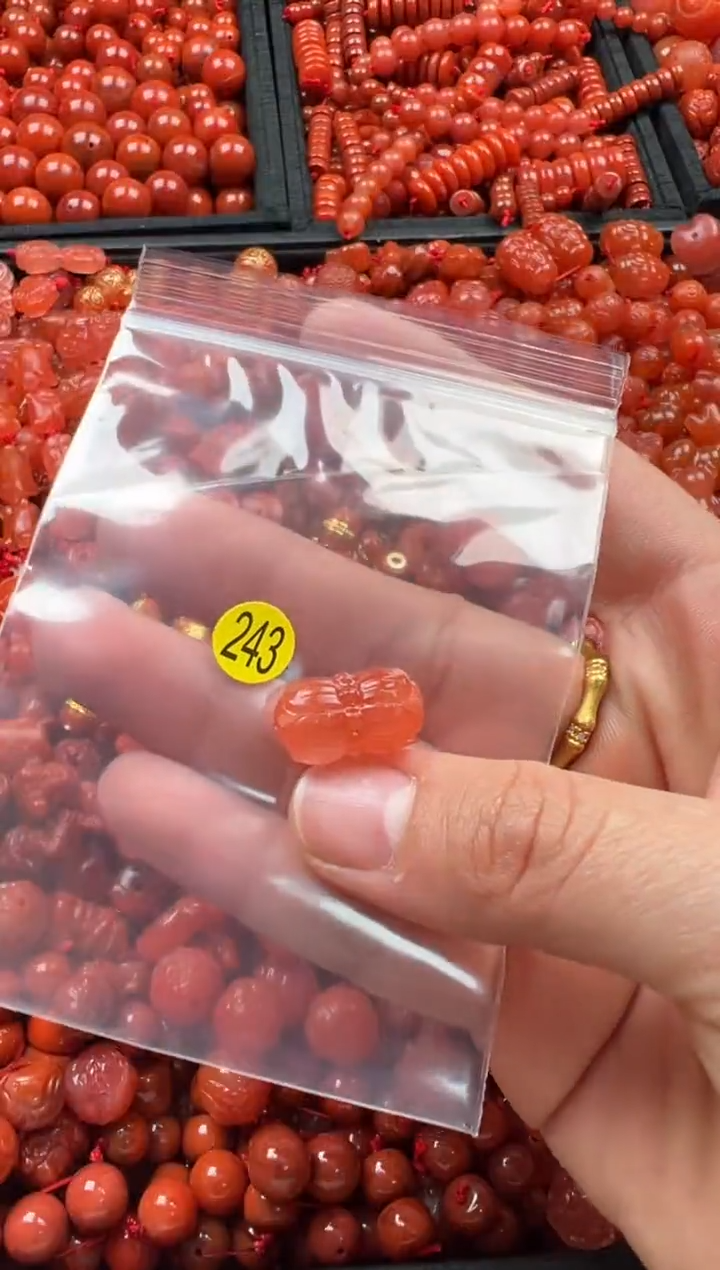【闪购商品】南红玛瑙颈饰未镶嵌1