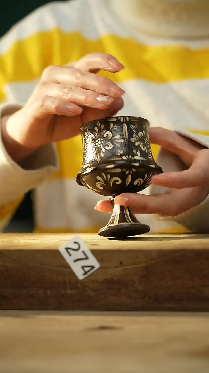 【闪购商品】瓷片新品！设计师款手绘/咖啡杯 听歌