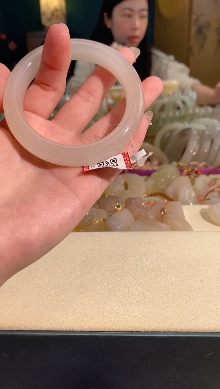 【闪购商品】和田玉手镯未镶嵌手镯