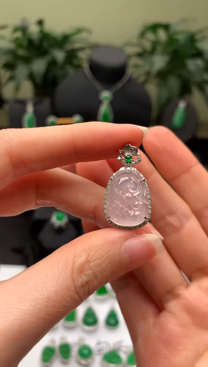 【闪购商品】翡翠颈饰18K金镶嵌如意