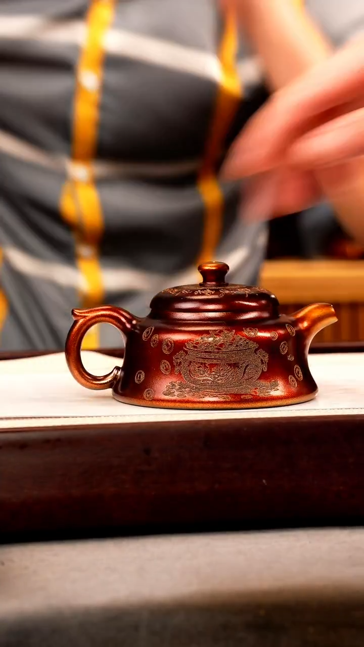 茶壶紫砂金贝烧 鱼罩 刻绘