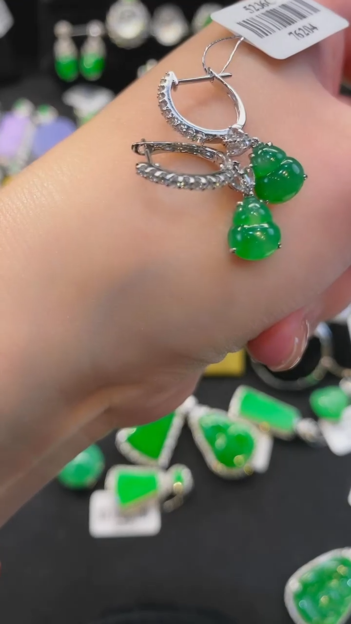 【闪购商品】翡翠颈饰18K金镶嵌耳环