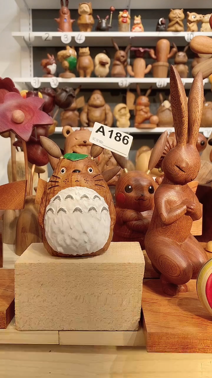 【闪购商品】木木雕摆件可爱卡通