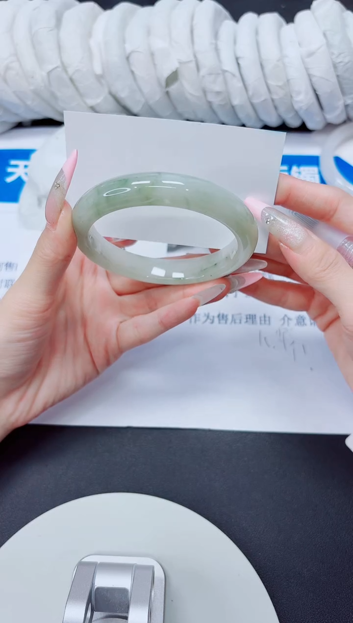 石英质玉手镯未镶嵌29/60.3