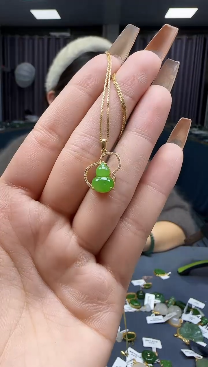 【闪购商品】和田玉挂件18K金镶嵌1
