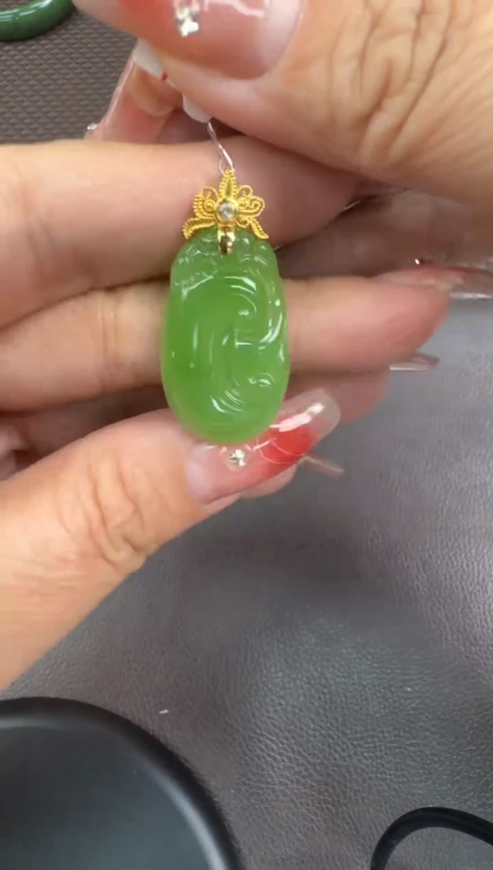 【闪购商品】和田玉挂件18K金镶嵌挂件