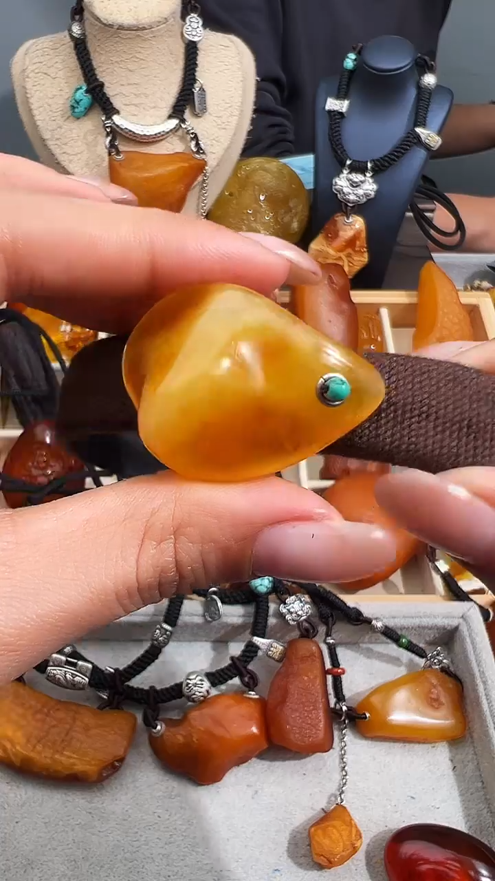 【闪购商品】蜜蜡裸石未镶嵌似玉