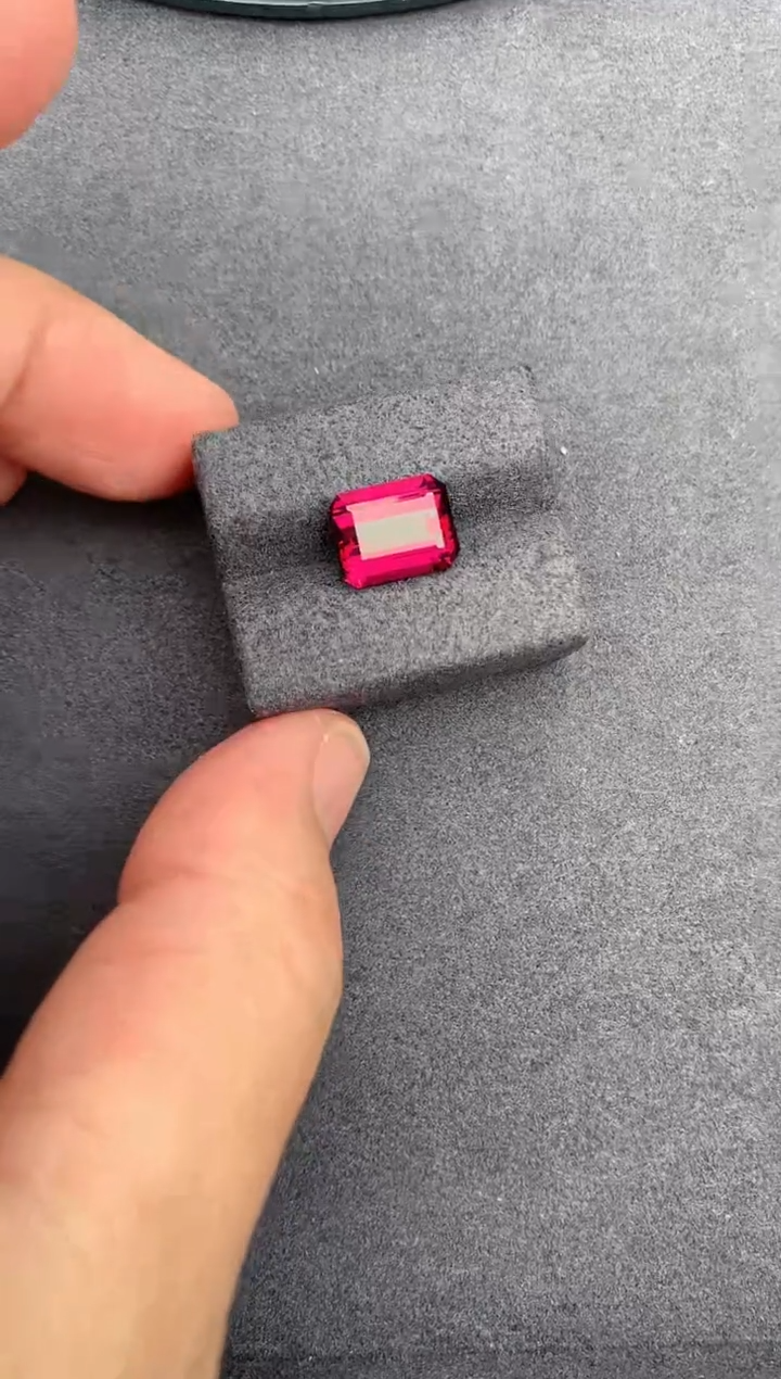 【闪购商品】石榴石裸石未镶嵌3ct镁铝榴石