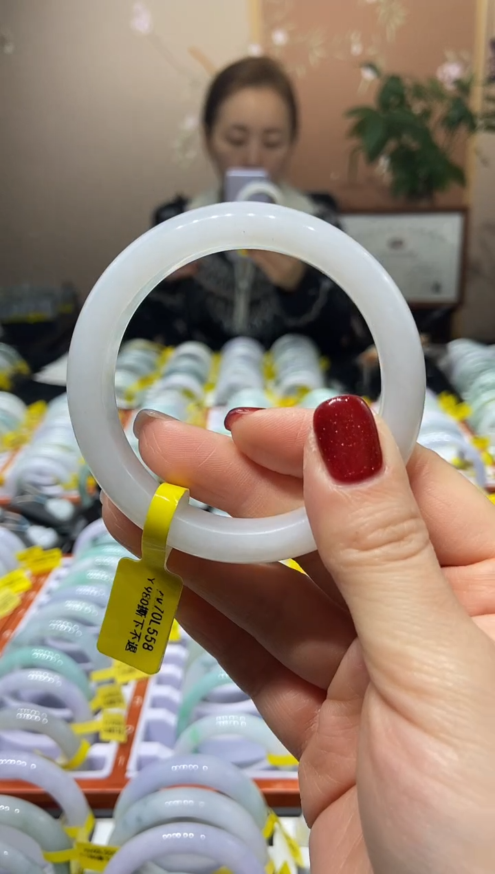 【闪购商品】翡翠手镯未镶嵌55.7圈口