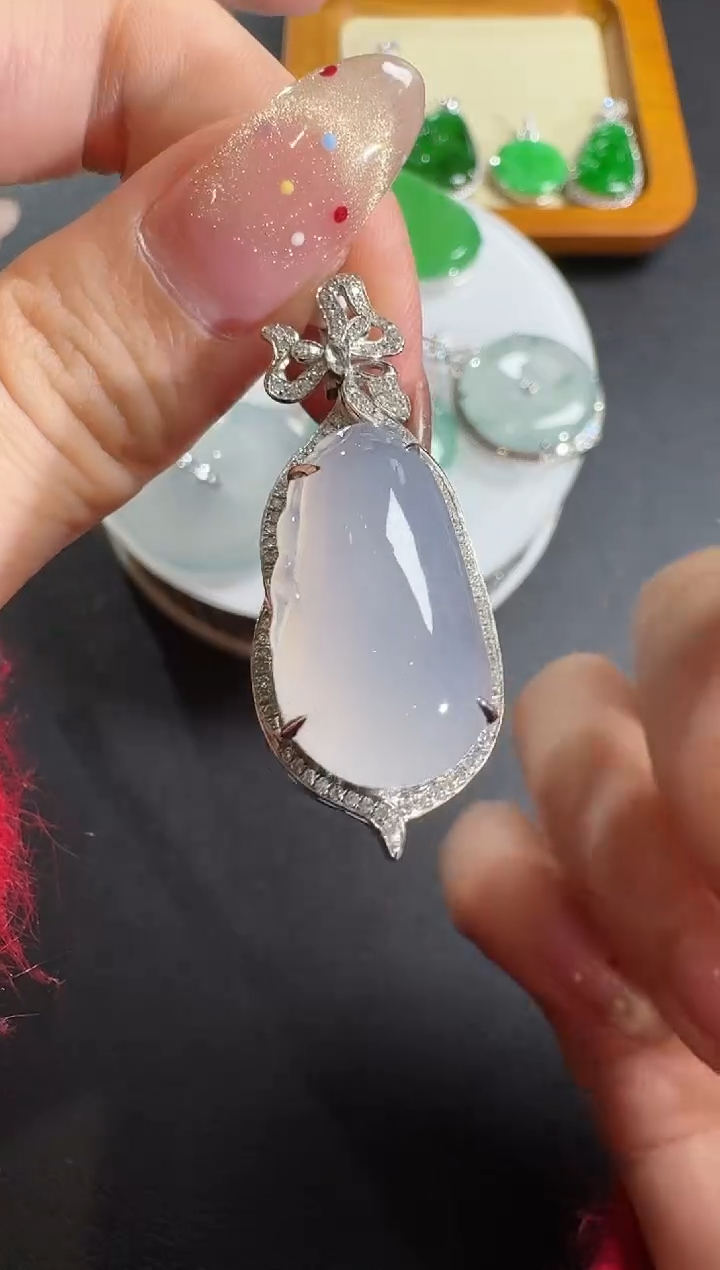 【闪购商品】翡翠吊坠(不含链)18K金镶嵌【源头工厂】钻石镶嵌