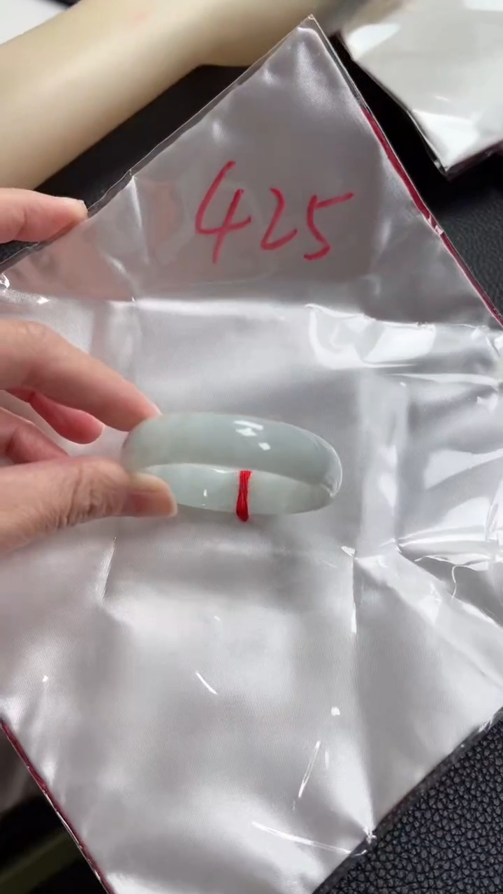 【闪购商品】翡翠手镯未镶嵌圈口52