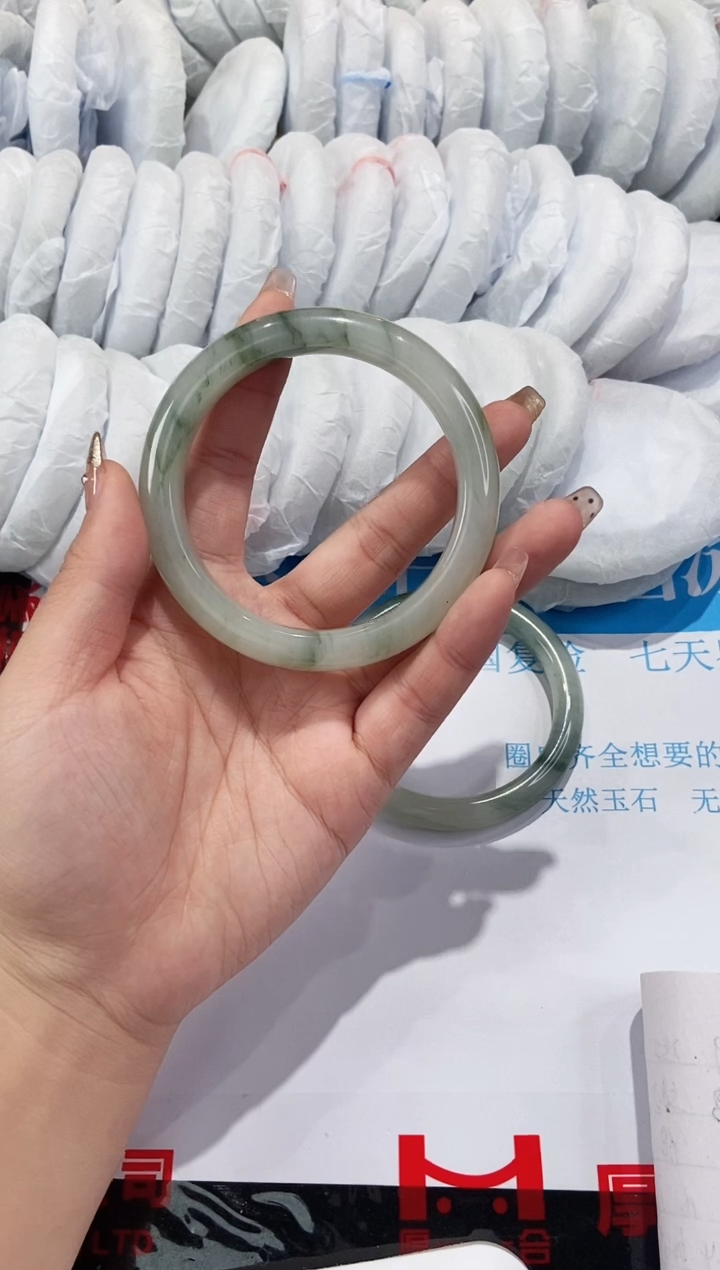 【闪购商品】石英质玉手镯未镶嵌177-62
