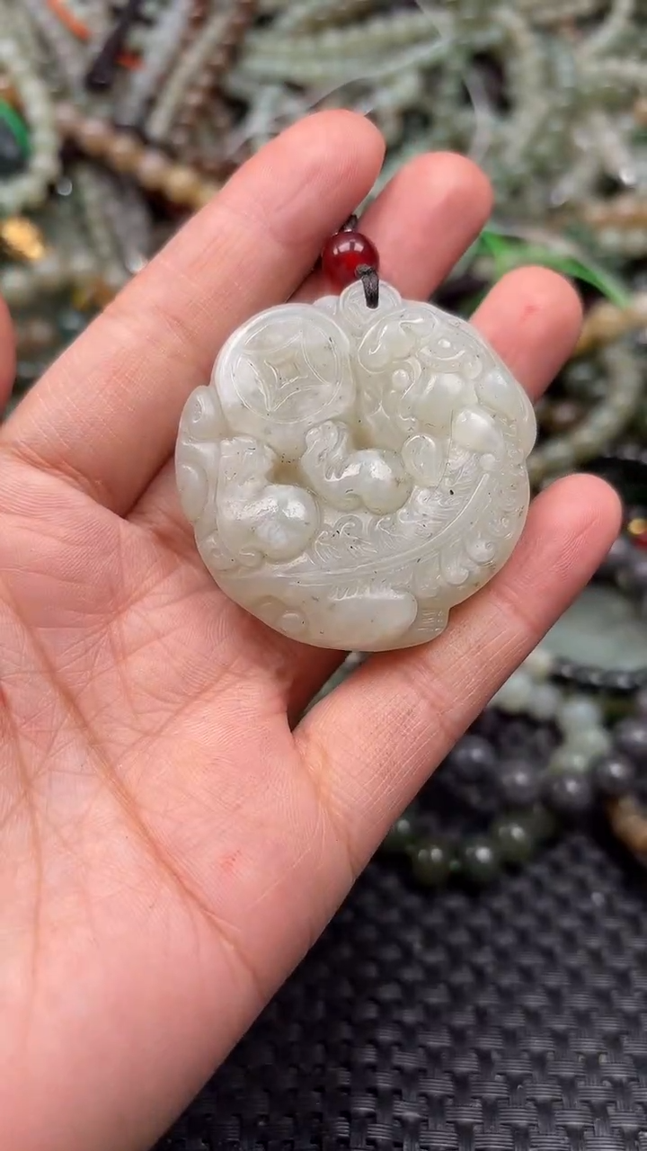 颈饰未镶嵌和田玉1