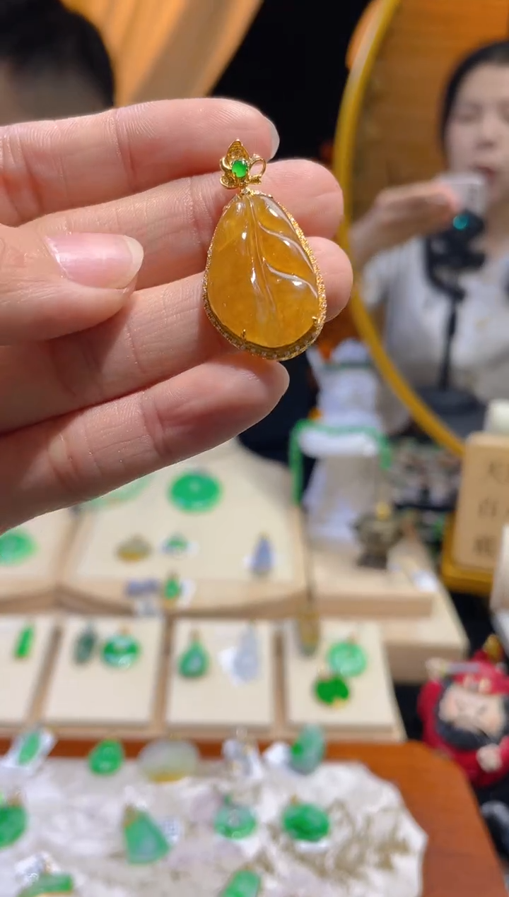 【闪购商品】翡翠颈饰18K金镶嵌假一赔三