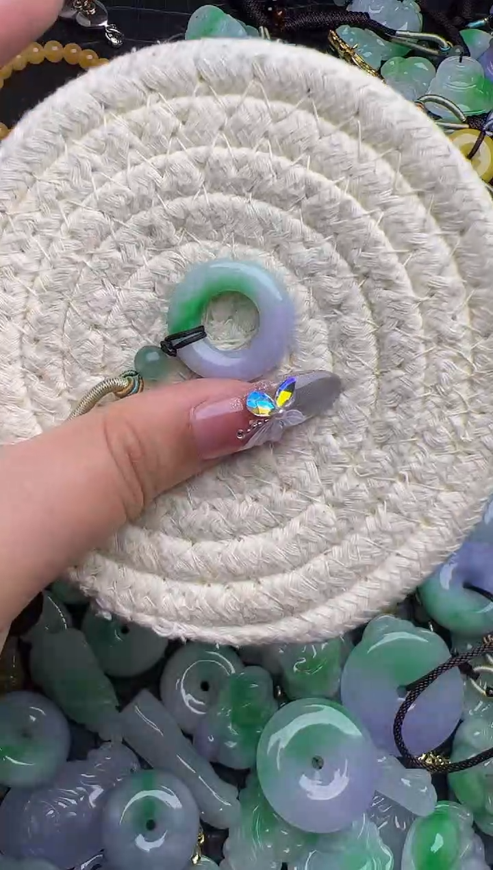 翡翠未镶嵌颈饰天然缅甸翡翠吊坠