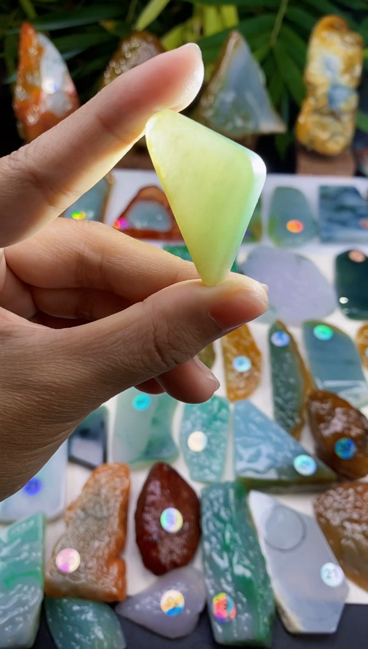 未镶嵌定制翡翠翡翠