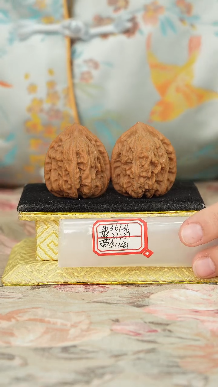 【闪购商品】文玩核桃把件赤龙鸡心