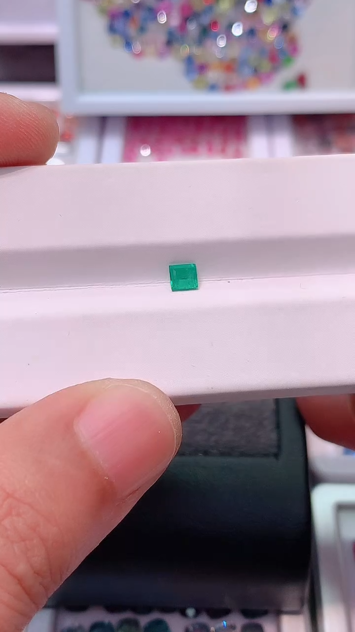 【闪购商品】祖母绿裸石未镶嵌潘潘0.24