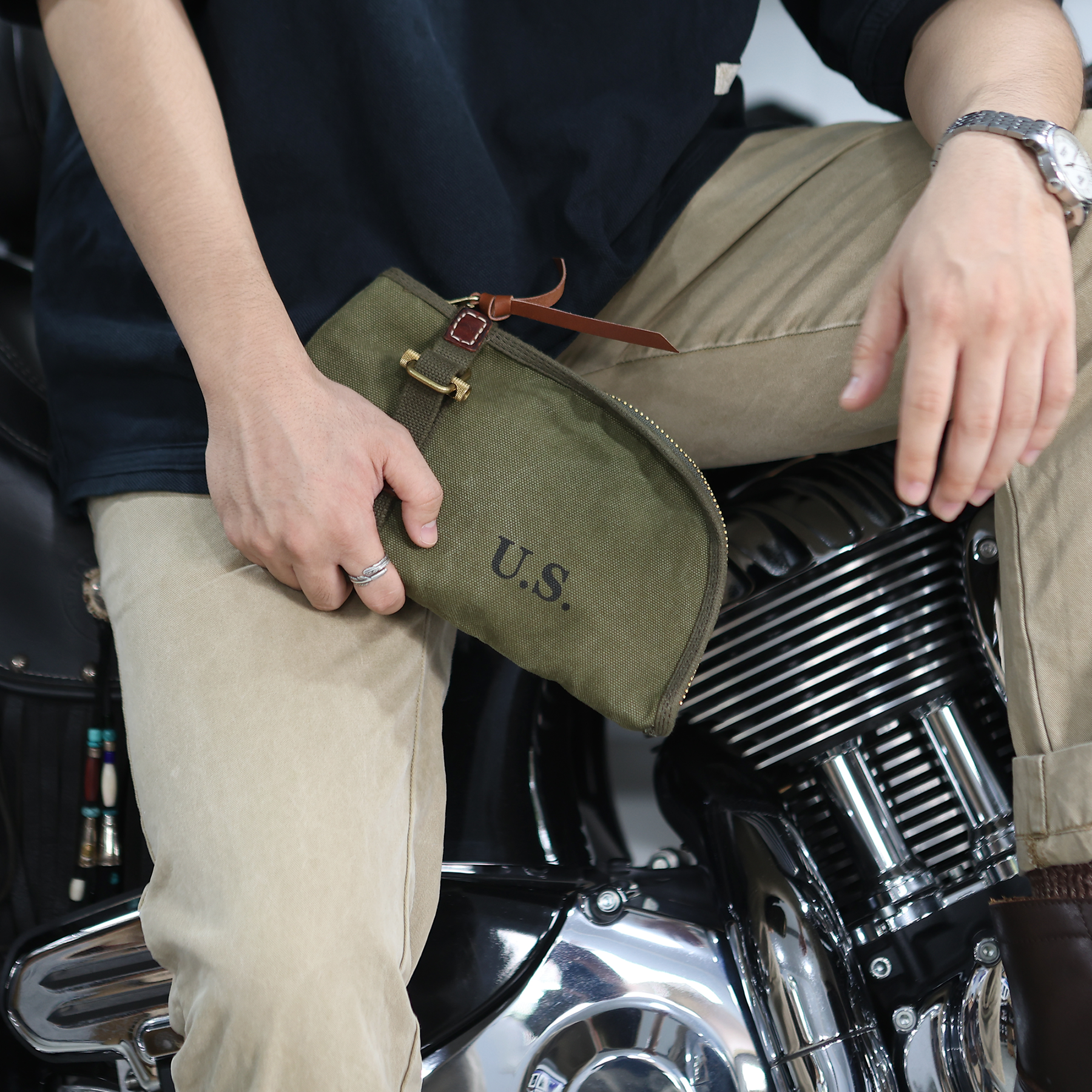方向皮具/新款手工皮具经典复古军风手拿包收纳包证件包男包8652