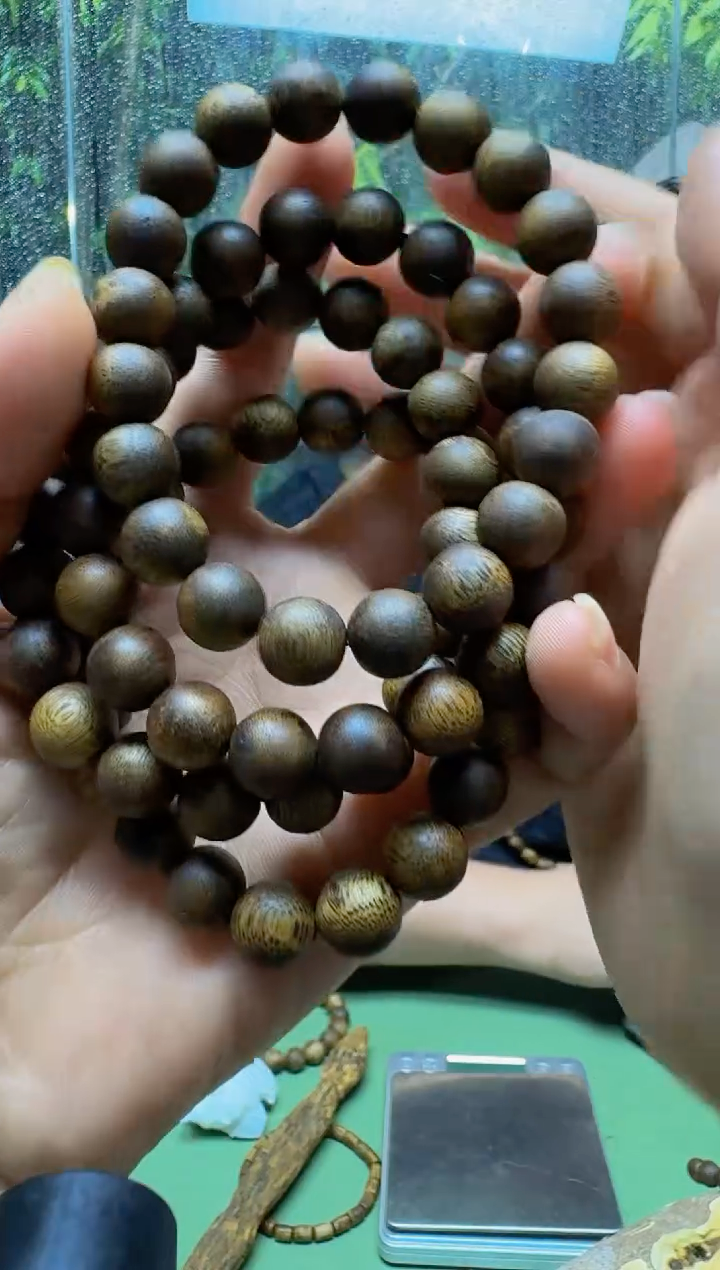 沉香碎屑沉香➕张勺子圆珠1.0*8多样性发1