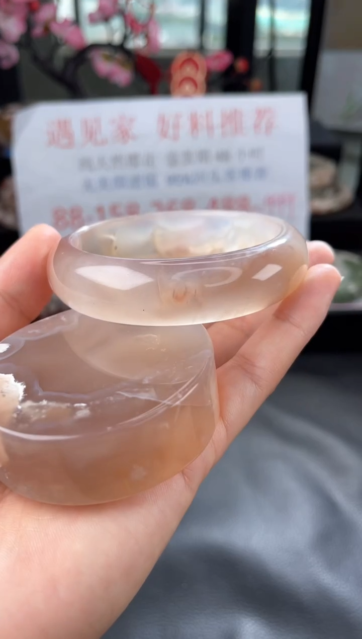 【闪购商品】石英质玉手镯未镶嵌61