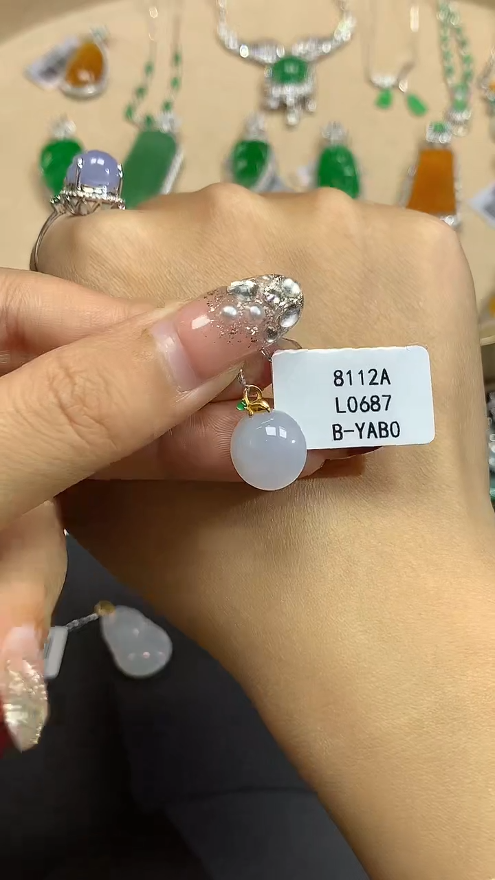 【闪购商品】翡翠吊坠(不含链)18K金镶嵌多样性发其一L0687