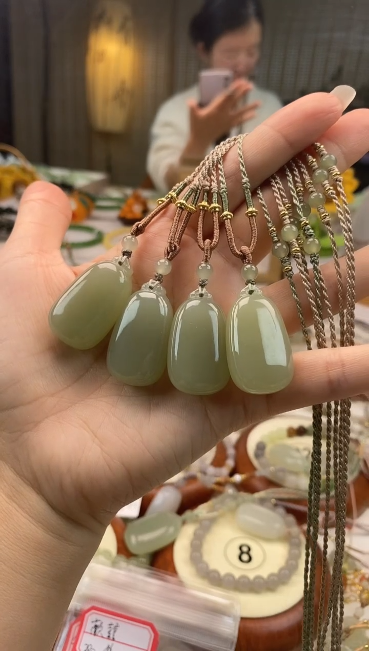 【闪购商品】和田玉吊坠(不含链)未镶嵌31左右无事牌多样性发一