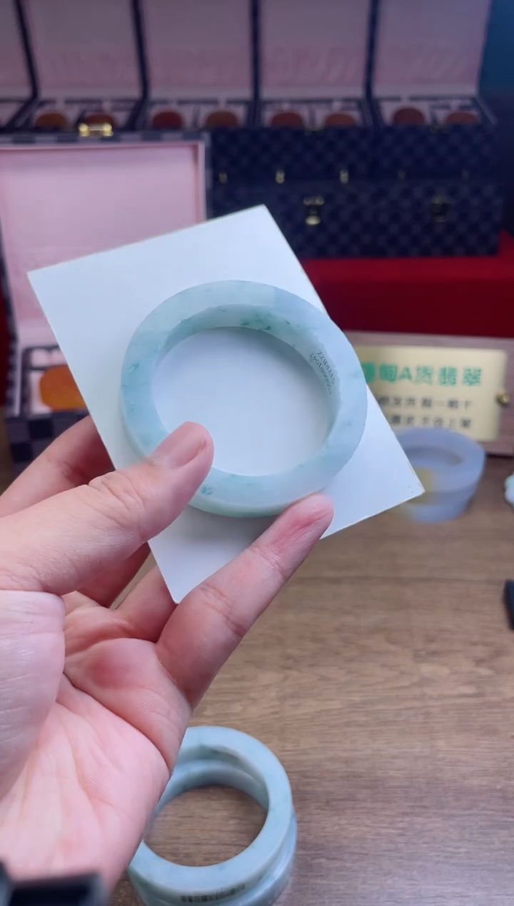 未镶嵌手镯定制翡翠定制