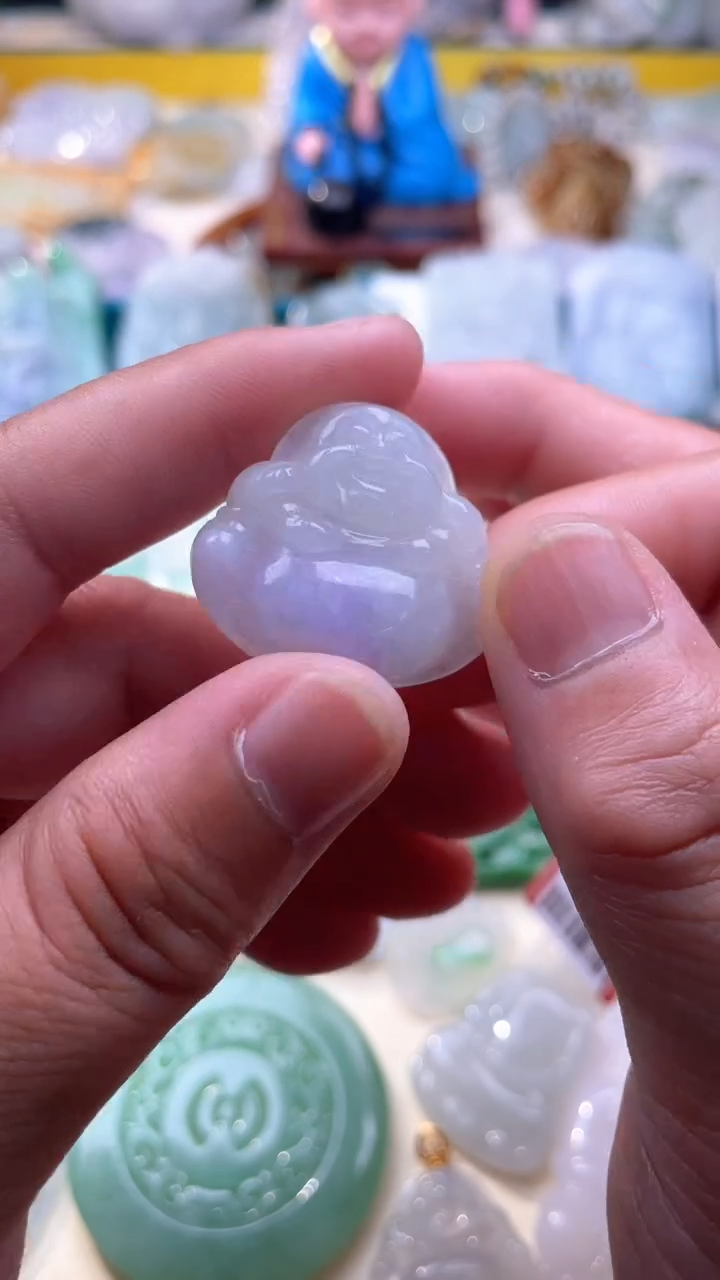 翡翠未镶嵌颈饰佛公