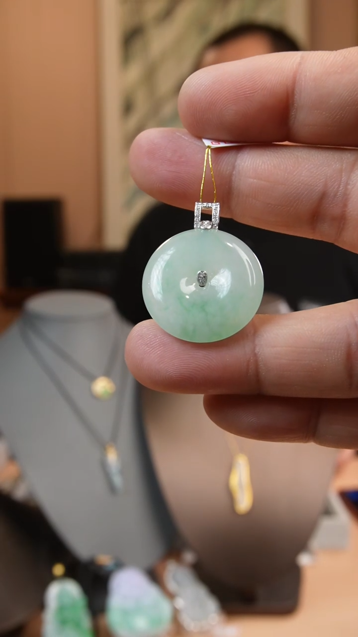 【闪购商品】翡翠颈饰18K金镶嵌天然缅甸翡翠吊坠