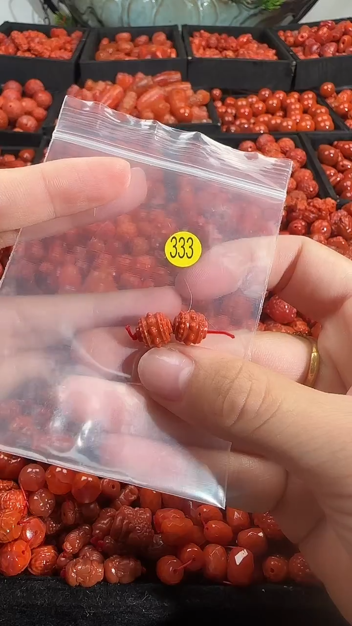 颈饰未镶嵌南红玛瑙1