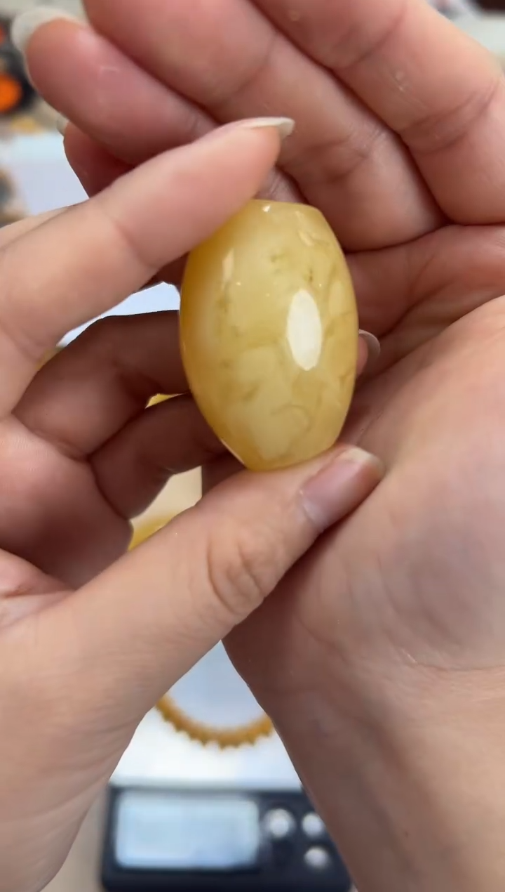 【闪购商品】琥珀裸石未镶嵌蜜蜡吊坠
