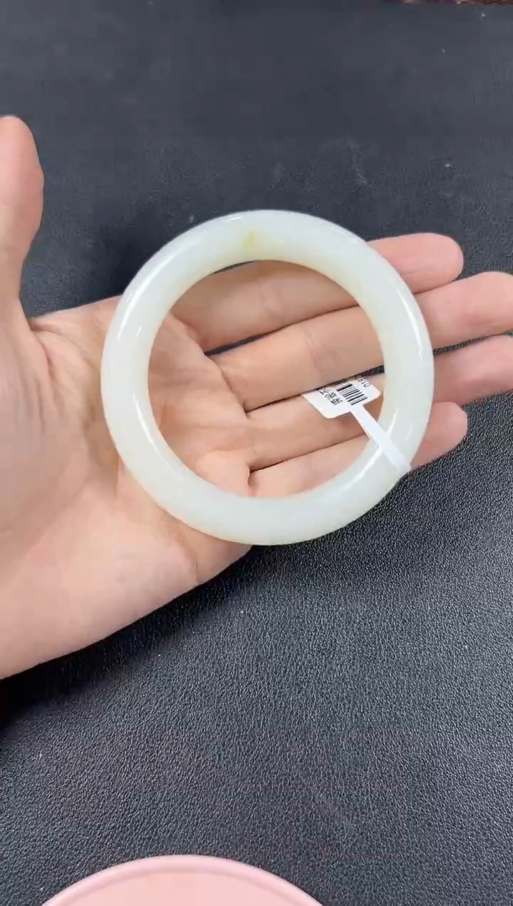 和田玉手镯未镶嵌且末金山微色差55+手镯M