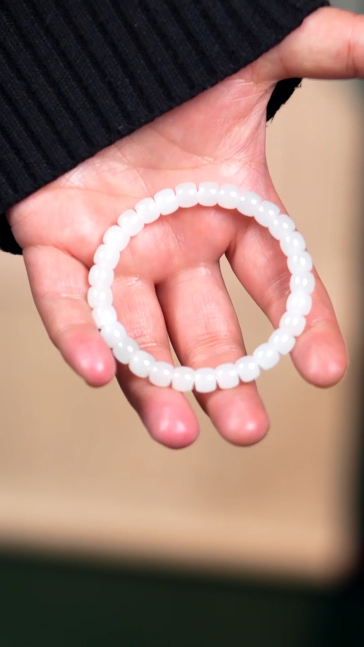 未镶嵌手链和田玉来*猫8mm黑山胶爆了