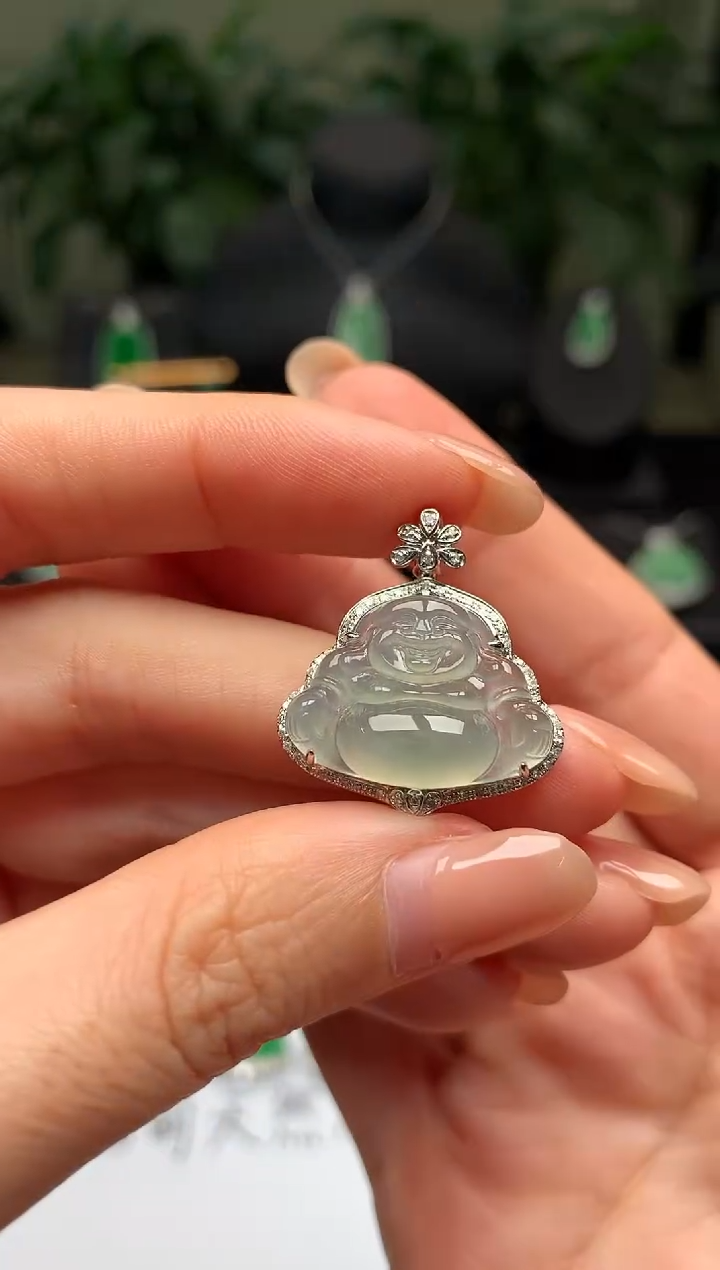 颈饰18K金镶嵌翡翠佛公