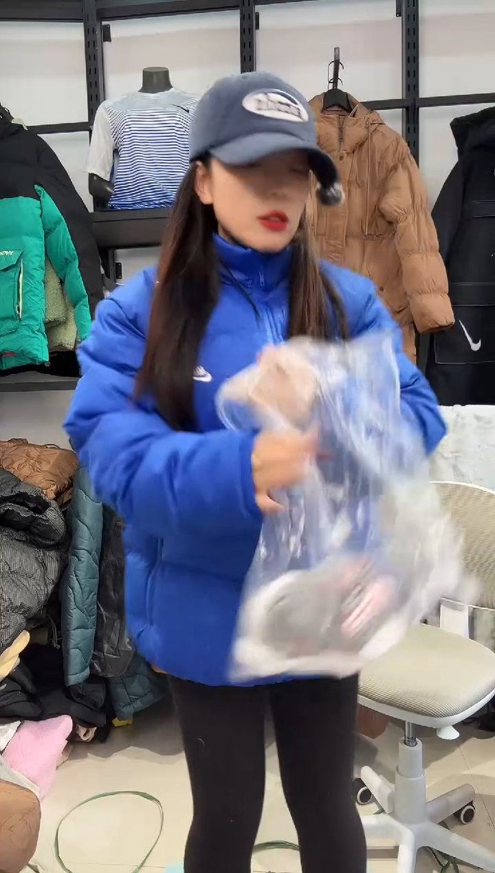 2065 闪购编码  运动卫衣裤以直播间过款为准 尺码  ·  袜小孩