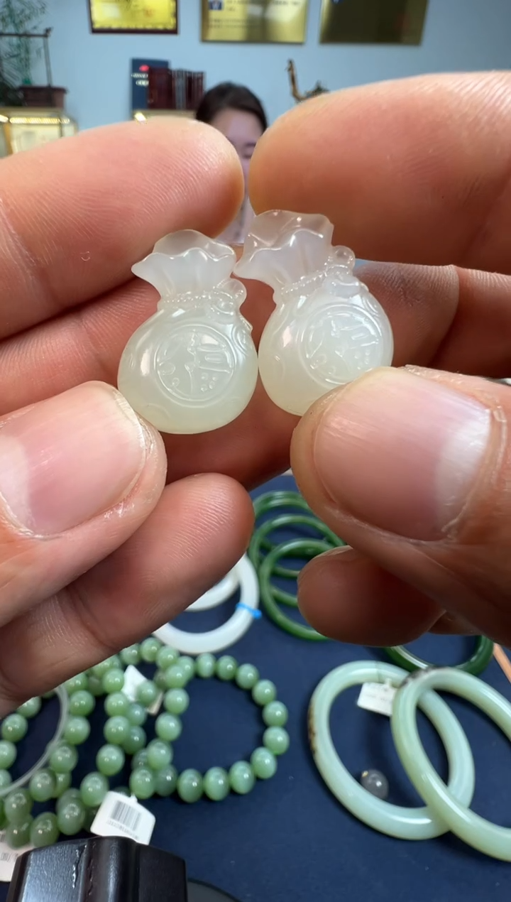 【闪购商品】和田玉吊坠18K金镶嵌多样性发货拍一发一