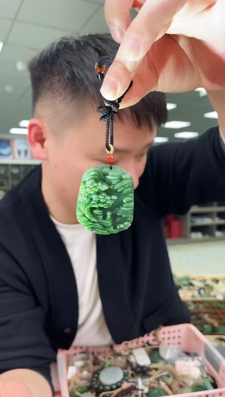 未镶嵌和田玉挂件b104多样性发其一