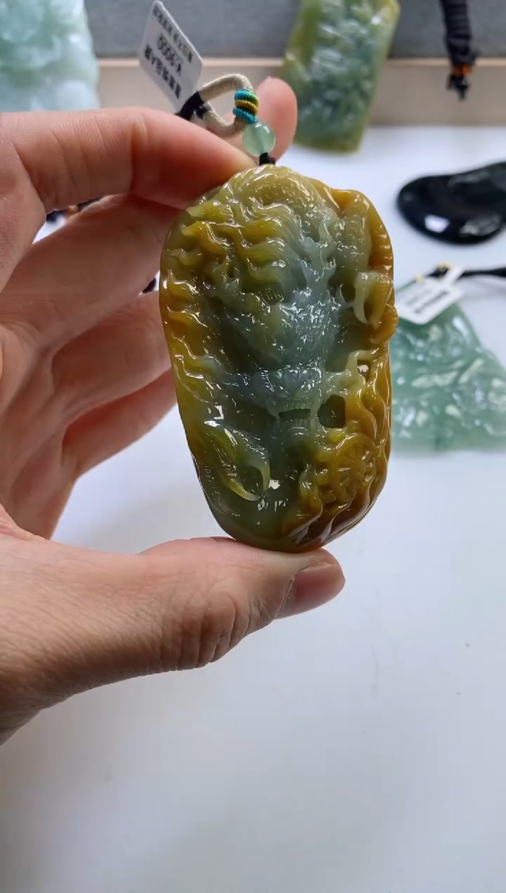 【闪购商品】翡翠挂件未镶嵌               