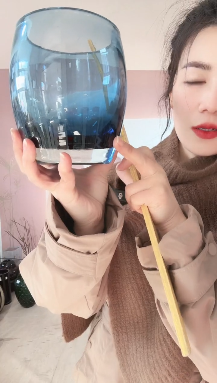012直播玻璃花瓶